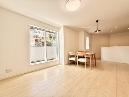 ���r���O�@���������났�ƏΊ炪�W�܂�A�S���܂郊�r���O