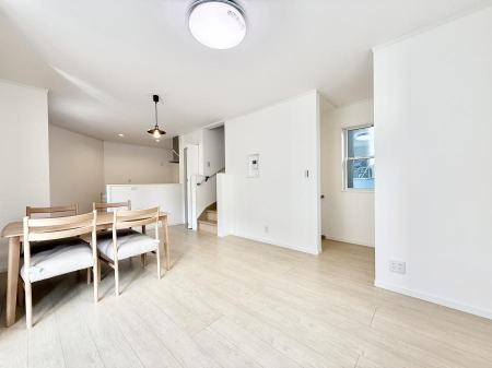 ���r���O�@���������R�Ɖ�b�����܂��A�S�n�悢�ЂƂƂ�