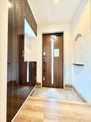 ���ց@������ �V���v���Ŕ������A���K�ȕ�炵�̓����