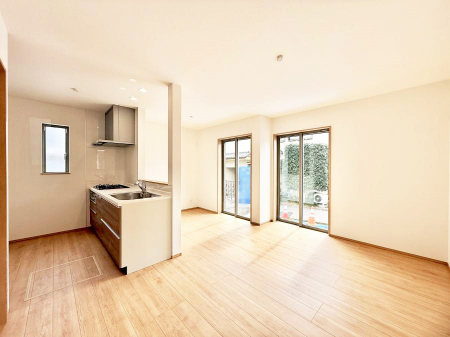 ���r���O�@���������S�n�̂����A���z�̃��r���O