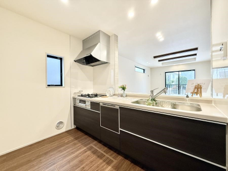 �L�b�`���@�������L���C�ɕЕt���A�g���₷���L�b�`��