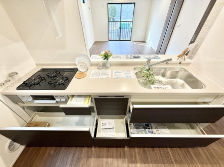 �L�b�`���@�������Ƒ����J��[�߂�A������̂���L�b�`��