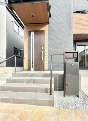 ���ց@�O�ρ��Ƒ��̏Ί炪���ӂ��A�S���炮�Z�܂��ł�