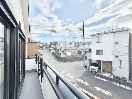 �o���R�j�[�@������ �G�߂̈ڂ낢����������J���I�ȋ�Ԃł�