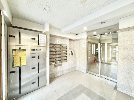 ���̑��@�O�ρ����S�ŃX���[�Y�ɉו����󂯎��āA�Z��������ɍœK