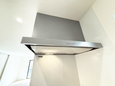 ���̑����ρ@�ݔ����������̏��C����������C��ɗU������A�����I�ɔr�����ł��܂��B