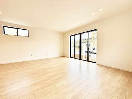 ���r���O�@���������S�n�̂����A���z�̃��r���O