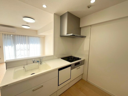 �L�b�`���@�������Ƒ����J��[�߂�A������̂���L�b�`��