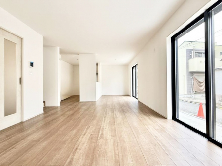 ���r���O�@���������났�ƏΊ炪�W�܂�A�S���܂郊�r���O