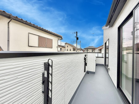 �o���R�j�[�@������ �G�߂̈ڂ낢����������J���I�ȋ�Ԃł�