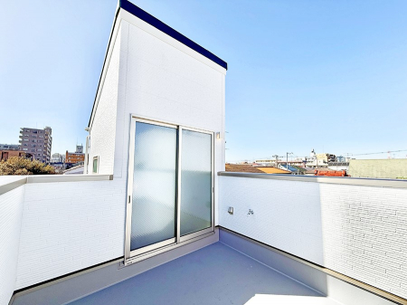 �o���R�j�[�@������ �G�߂̈ڂ낢����������J���I�ȋ�Ԃł�