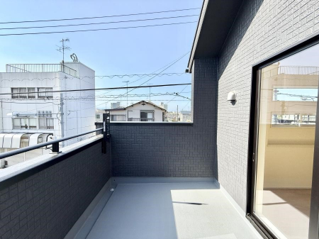 �o���R�j�[�@������ �G�߂̈ڂ낢����������J���I�ȋ�Ԃł�