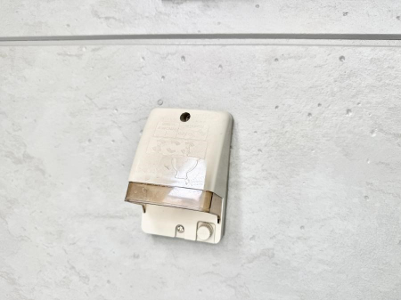 ���̑����ρ@�ݔ������O�ɓd���R���Z���g������΁A�������@�ő���O�ǂ�|������ȂǕ֗��ł��B