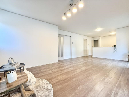 ���r���O�@���������R�Ɖ�b�����܂��A�S�n�悢�ЂƂƂ�