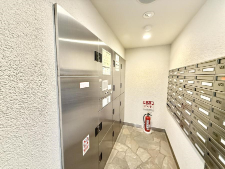 ���̑����ρ@�ݔ����s�ݎ��ł��ו����󂯎���֗��ȑ�z�{�b�N�X