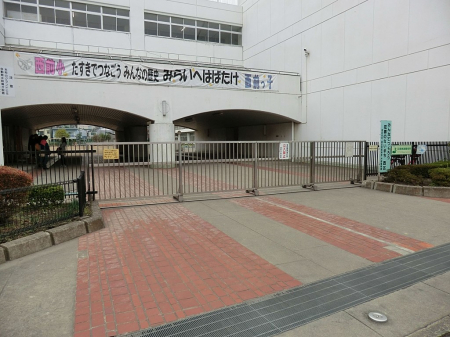 ���ӊ��@���w�Z 600m ���l�s�����O���w�Z