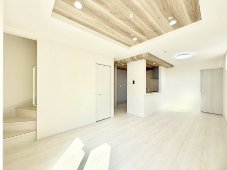 ���r���O�@���������R�Ɖ�b�����܂��A�S�n�悢�ЂƂƂ�