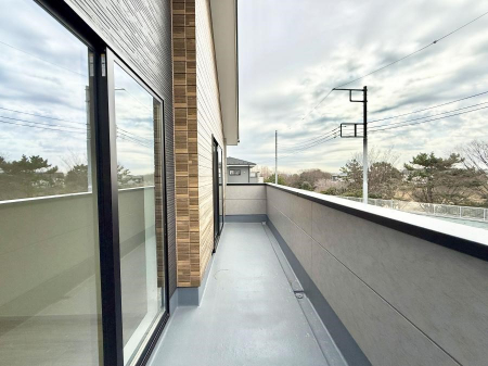 �o���R�j�[�@������ �G�߂̈ڂ낢����������J���I�ȋ�Ԃł�