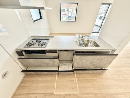 �L�b�`���@�������Ƒ����J��[�߂�A������̂���L�b�`��