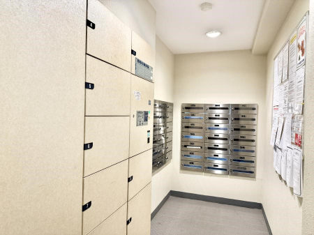 ���̑��@�O�ρ����S�ŃX���[�Y�ɉו����󂯎��āA�Z��������ɍœK