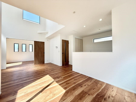 ���r���O�@���������R�Ɖ�b�����܂��A�S�n�悢�ЂƂƂ�