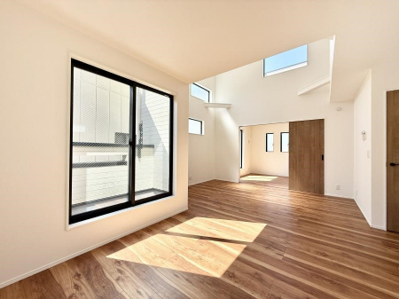 ���r���O�@���������났�ƏΊ炪�W�܂�A�S���܂郊�r���O