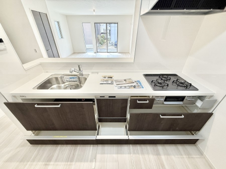 �L�b�`���@�������Ƒ����J��[�߂�A������̂���L�b�`��