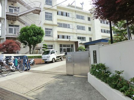 ���ӊ��@���w�Z 700m ���s���v�����w�Z