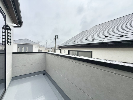 �o���R�j�[�@������ �G�߂̈ڂ낢����������J���I�ȋ�Ԃł�