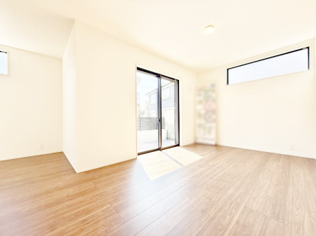 ���r���O�@���������S�n�̂����A���z�̃��r���O