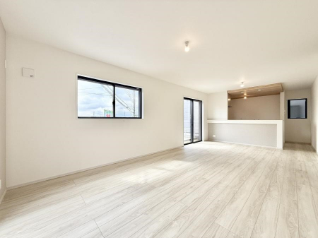 ���r���O�@���������S�n�̂����A���z�̃��r���O