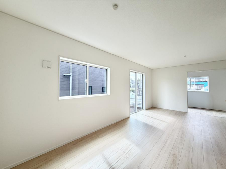 ���r���O�@���������S�n�̂����A���z�̃��r���O