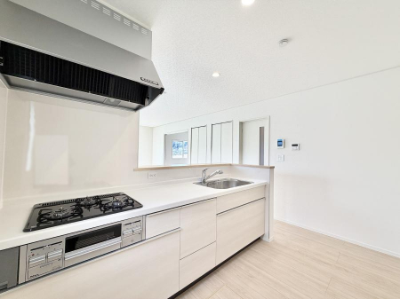 �L�b�`���@�������Ƒ����J��[�߂�A������̂���L�b�`��