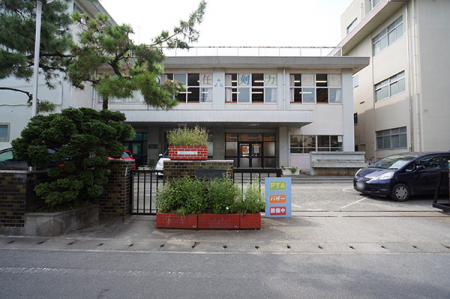 ���ӊ��@���w�Z 1750m ���c���s���򒆊w�Z