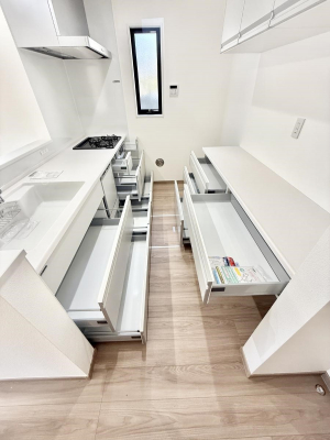 �L�b�`���@�������Ƒ����J��[�߂�A������̂���L�b�`��