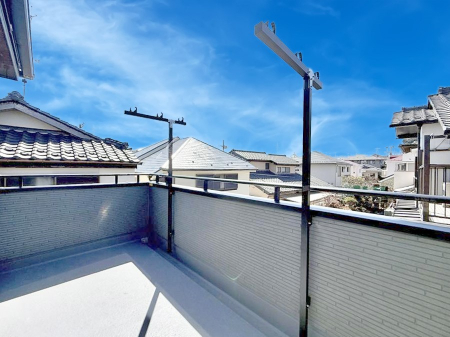 �o���R�j�[�@������ �G�߂̈ڂ낢����������J���I�ȋ�Ԃł�