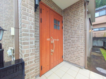 ���ց@�O��