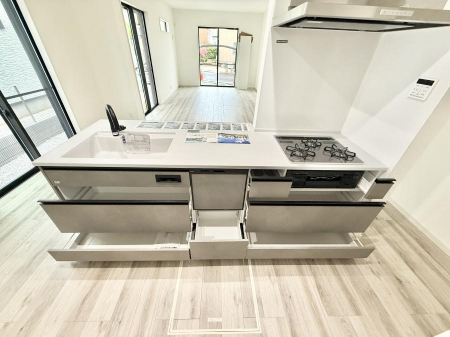 �L�b�`���@�������Ƒ����J��[�߂�A������̂���L�b�`��