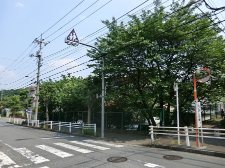 ���ӊ��@���w�Z 700m �����q�s���F�Öؑ䏬�w�Z