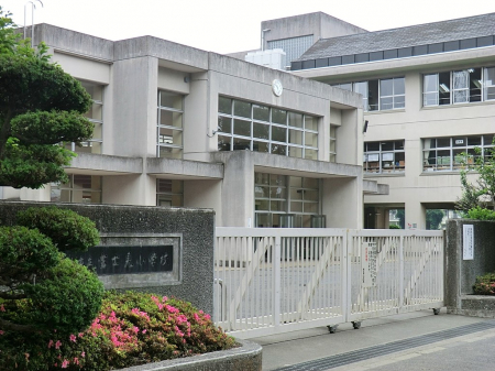 ���ӊ��@���w�Z 1300m �����R�s���x�m�����w�Z