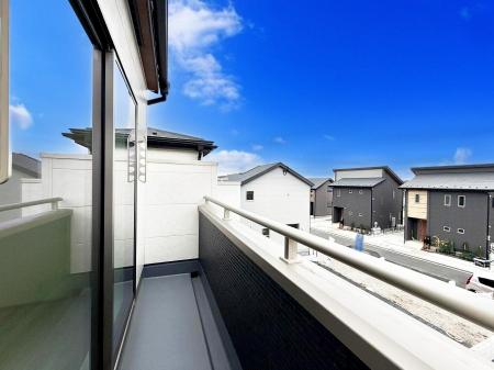 �o���R�j�[�@������ �G�߂̈ڂ낢����������J���I�ȋ�Ԃł�