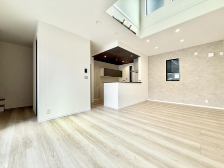 ���r���O�@���������났�ƏΊ炪�W�܂�A�S���܂郊�r���O