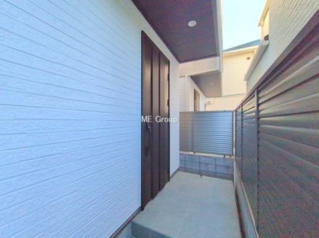 ���ց@�O��