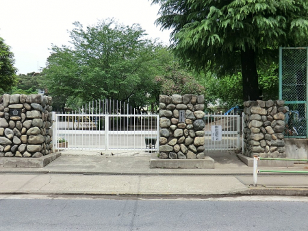 ���ӊ��@���w�Z 280m �����s����񏬊w�Z