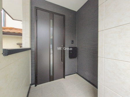 ���ց@�O��