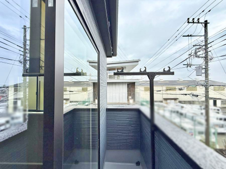 �o���R�j�[�@������ �G�߂̈ڂ낢����������J���I�ȋ�Ԃł�