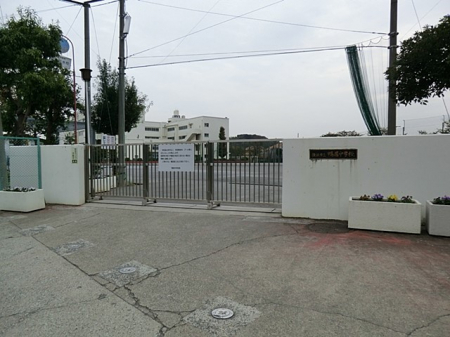 ���ӊ��@���w�Z 550m ���l�s���������w�Z