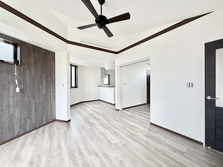 ���r���O�@���������S�n�̂����A���z�̃��r���O