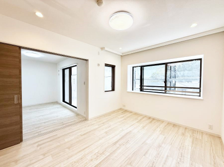 ���r���O�@����