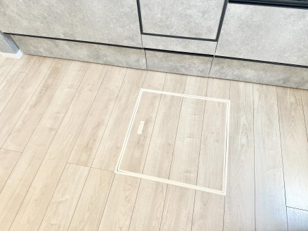 ���̑����ρ@�ݔ����B�ꂽ���[�X�y�[�X�ŉƑS�̂��X�b�L��